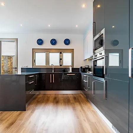 One Sweet World 칼례타